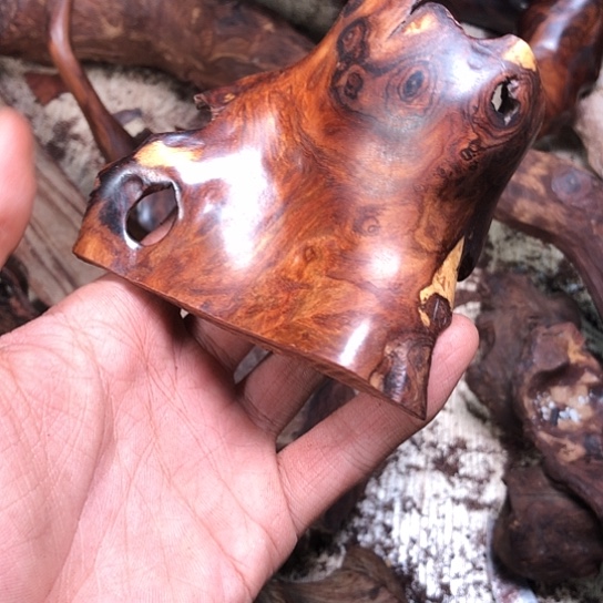 坤***景黄花梨/降香黄檀把件