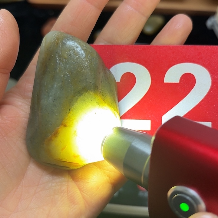 和田玉（糖玉）未镶嵌挂件