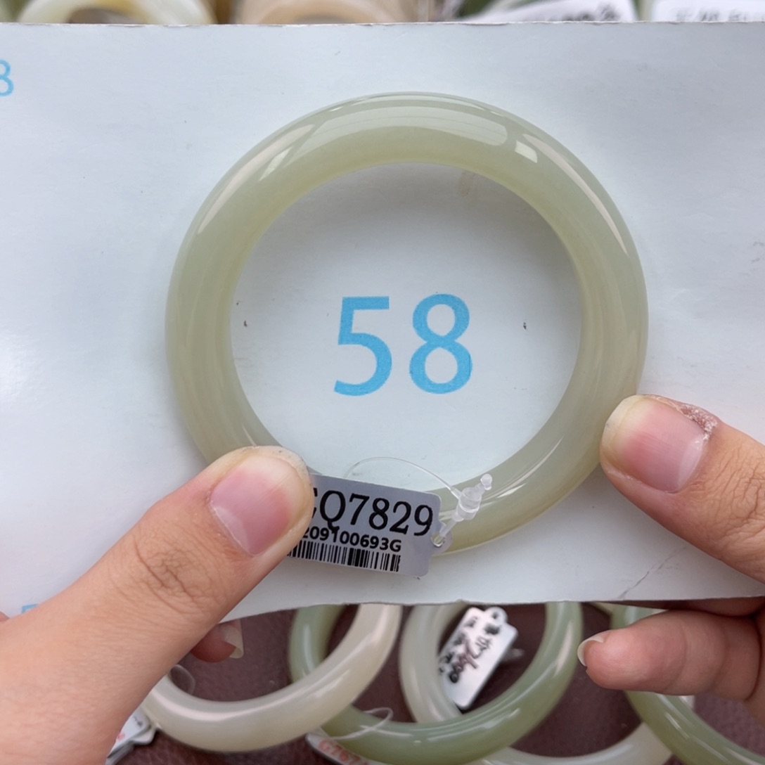 和田玉手镯未镶嵌橙**一