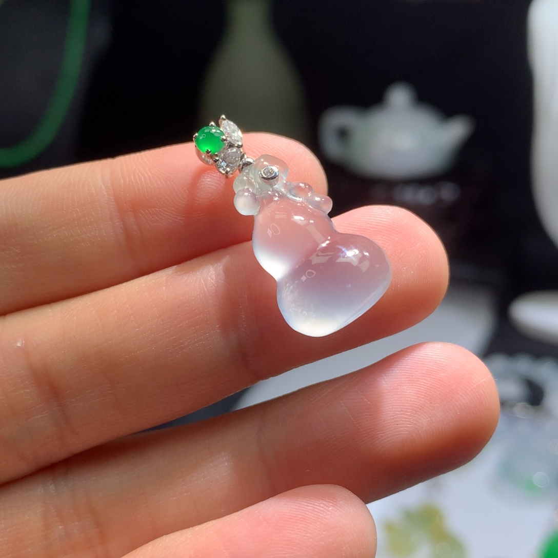 翡翠18K金镶嵌颈饰玻璃种葫芦