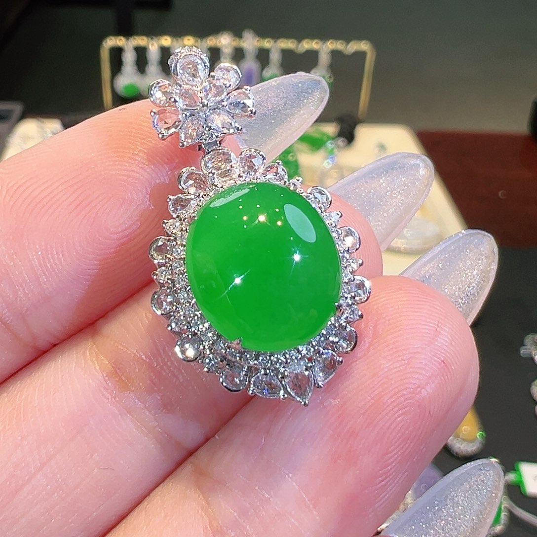 翡翠吊坠(不含链)18K金镶嵌翡翠