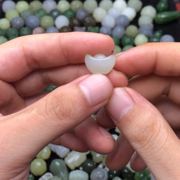 【闪购商品】和田玉未镶嵌颈饰