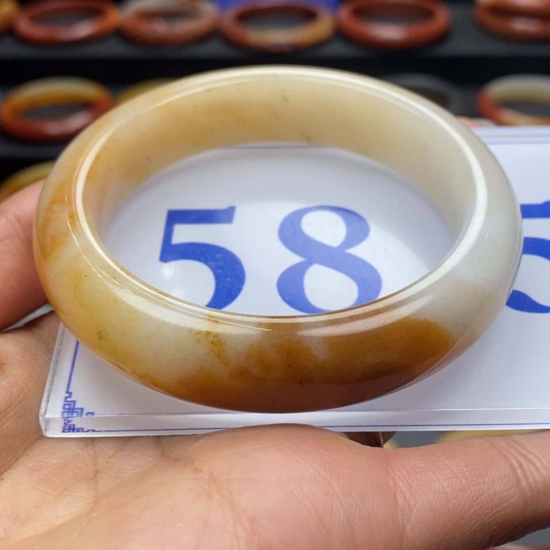 石英质玉（黄龙玉）手镯微瑕未镶嵌