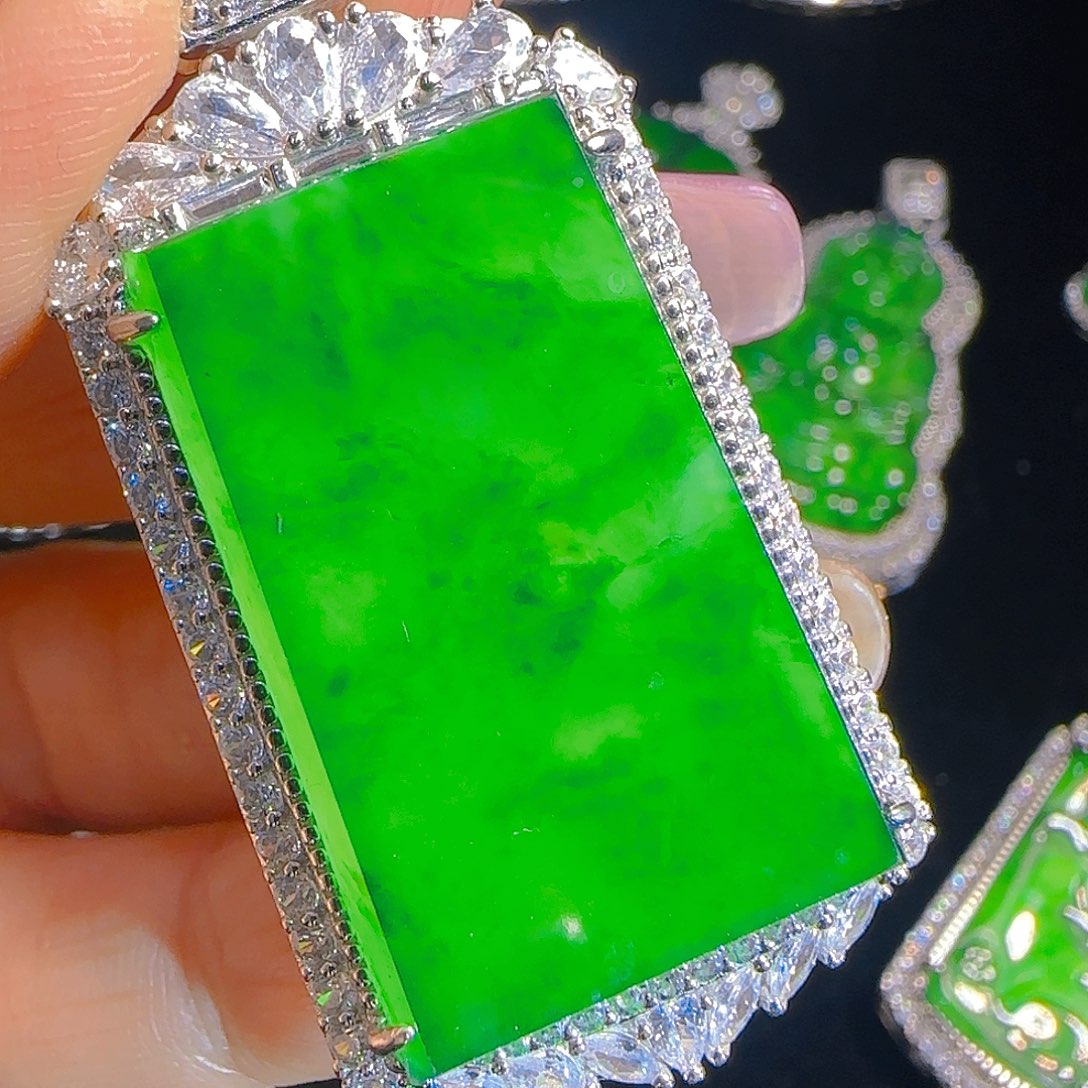 翡翠吊坠(赠链)银S925镶嵌