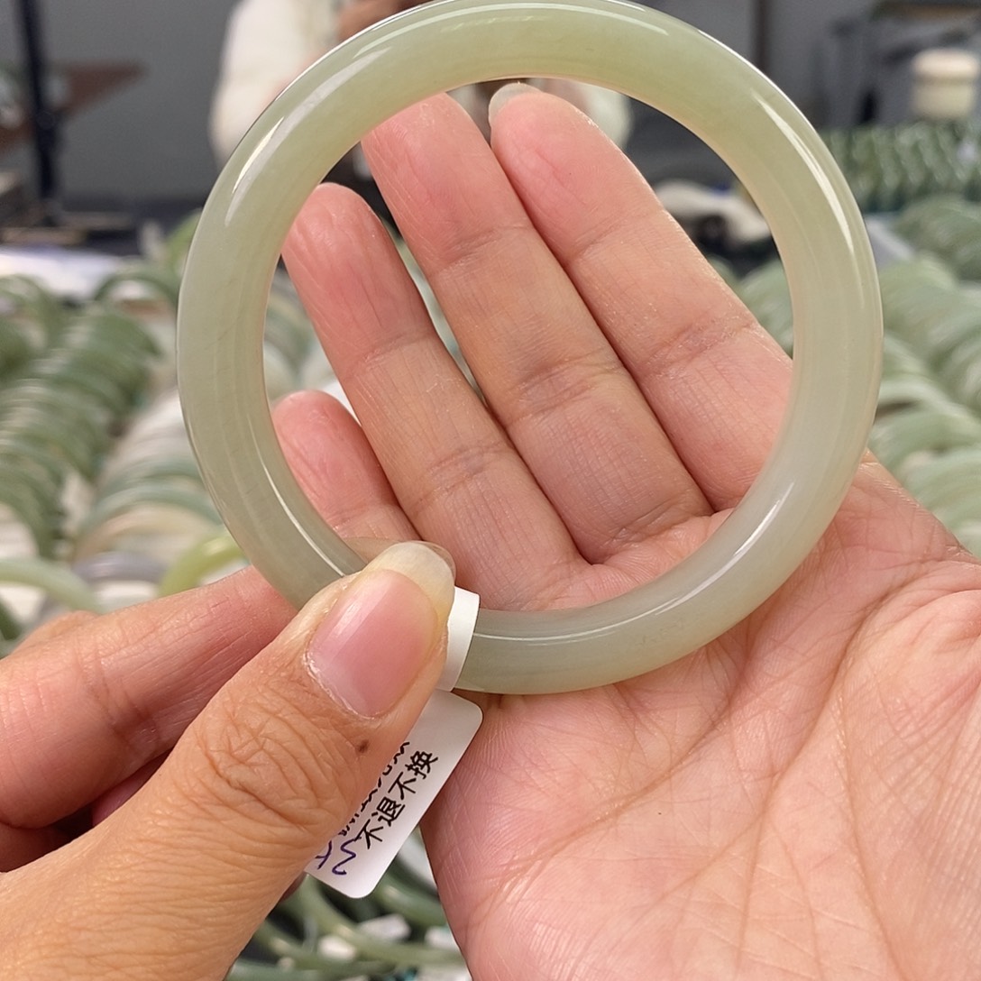 和田玉和田玉手镯57未镶嵌