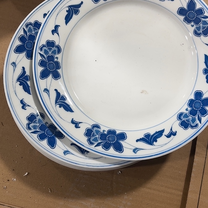 陶20公分盘子盘子，两个微瑕