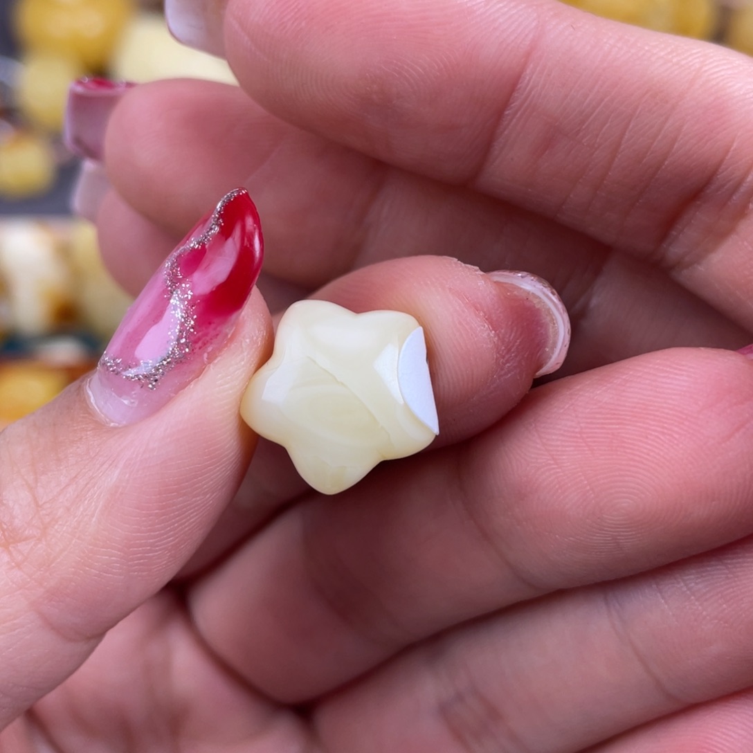 琥珀裸石未镶嵌蜜蜡