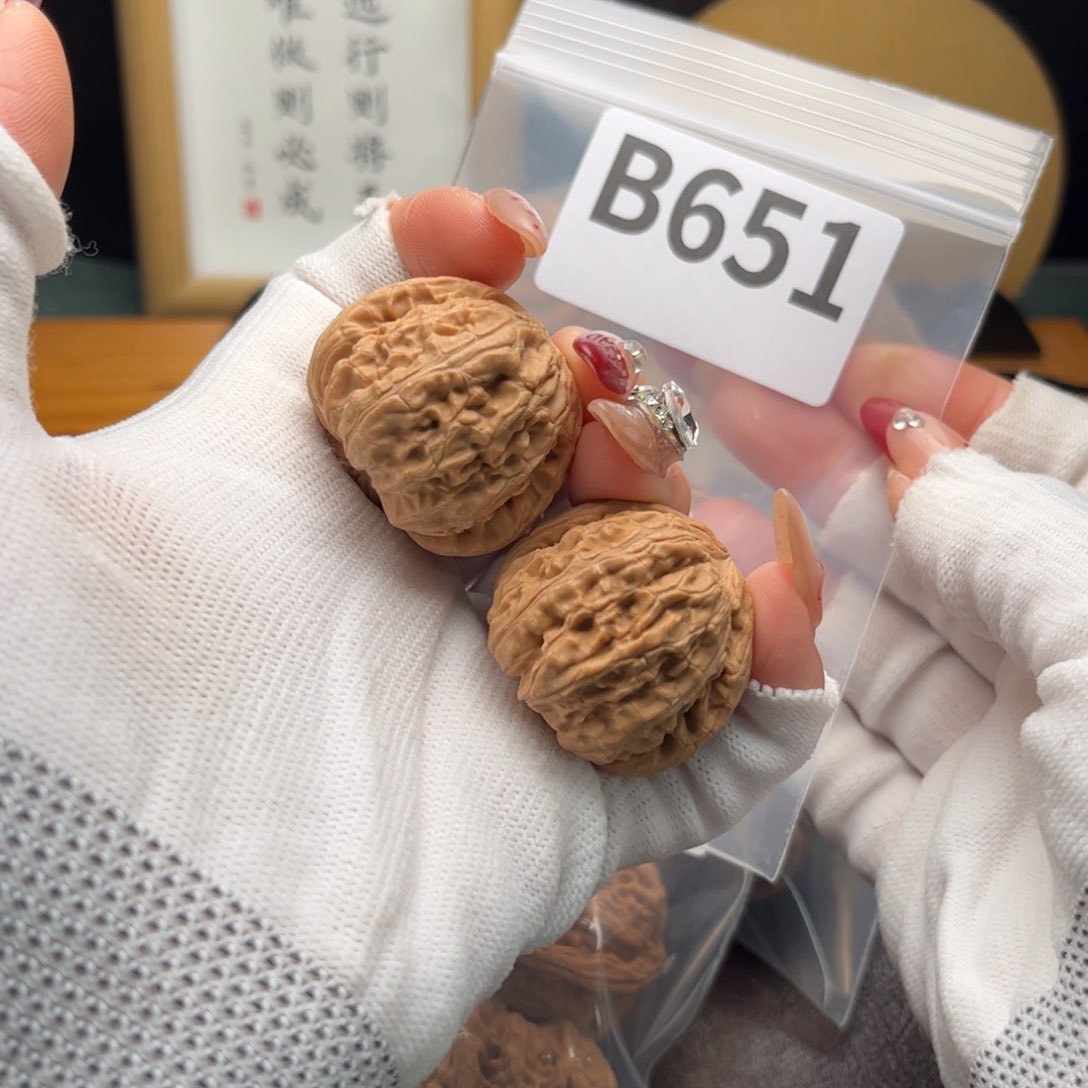 文玩核桃把件35白狮子b 651