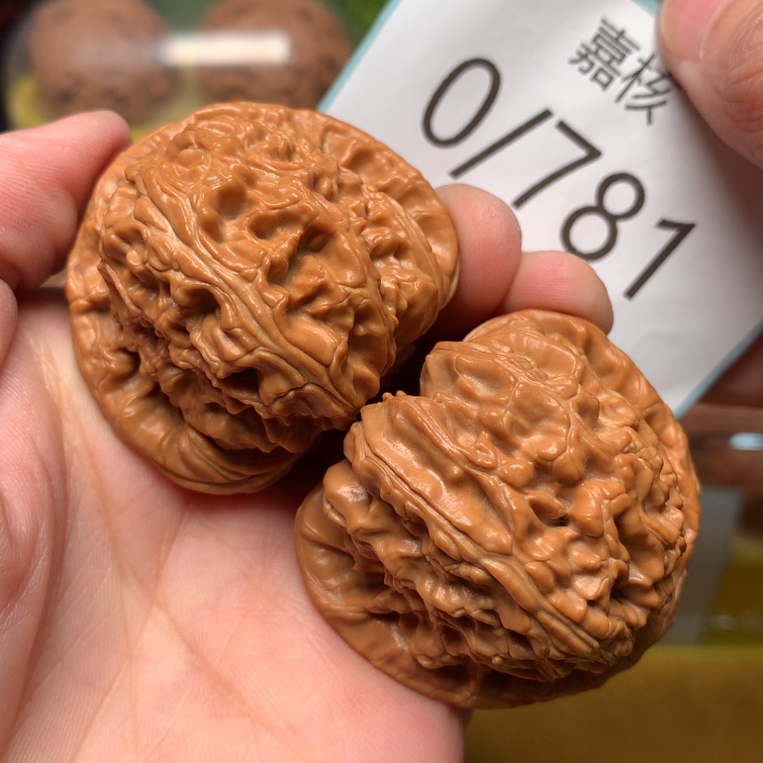 文玩核桃把件红皮球白43
