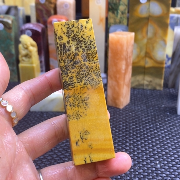 广东石单***行青田石印章石