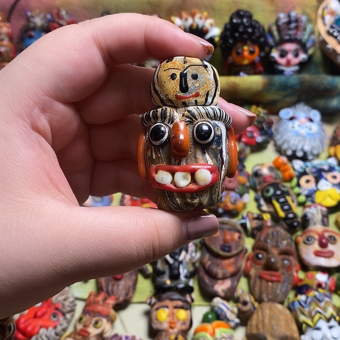 颈饰琉璃琉璃娃娃大黄牙