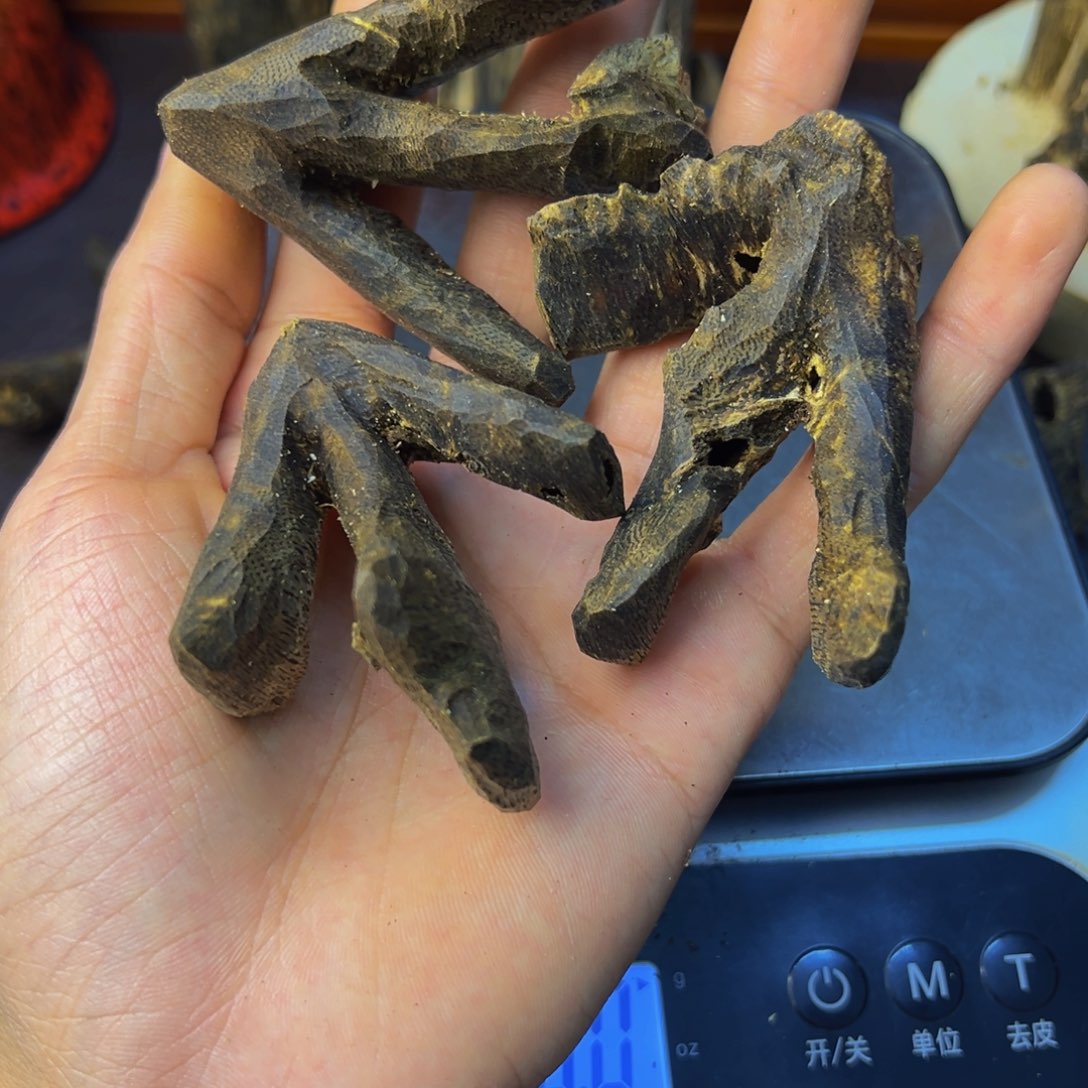 伍***姐沉香沉香碎屑凹身