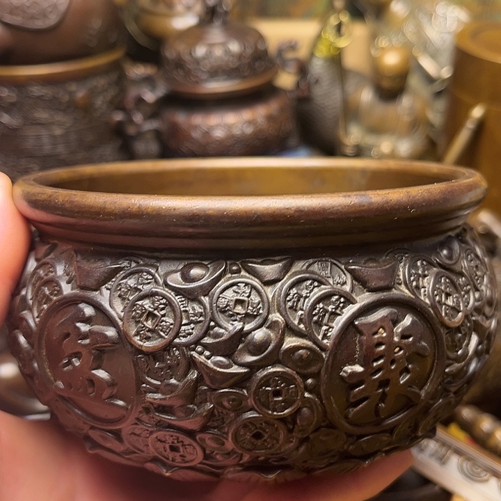 精美铜器批发档口