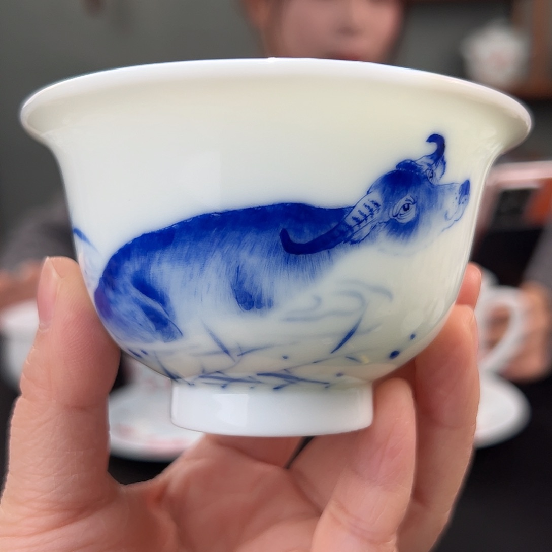 柴窑青花水牛压手杯