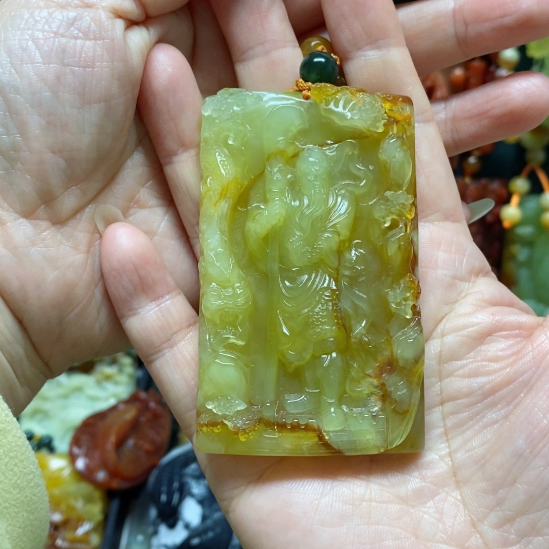 岫玉吊坠(赠链)未镶嵌覃****—