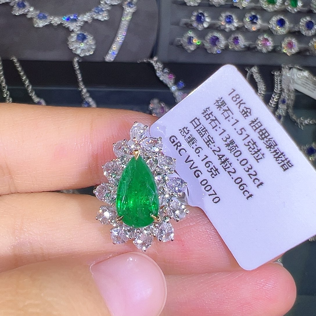 戒指18K金镶嵌祖母绿