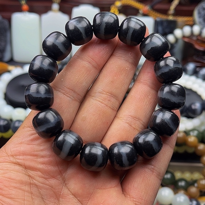 未镶嵌手串和田玉