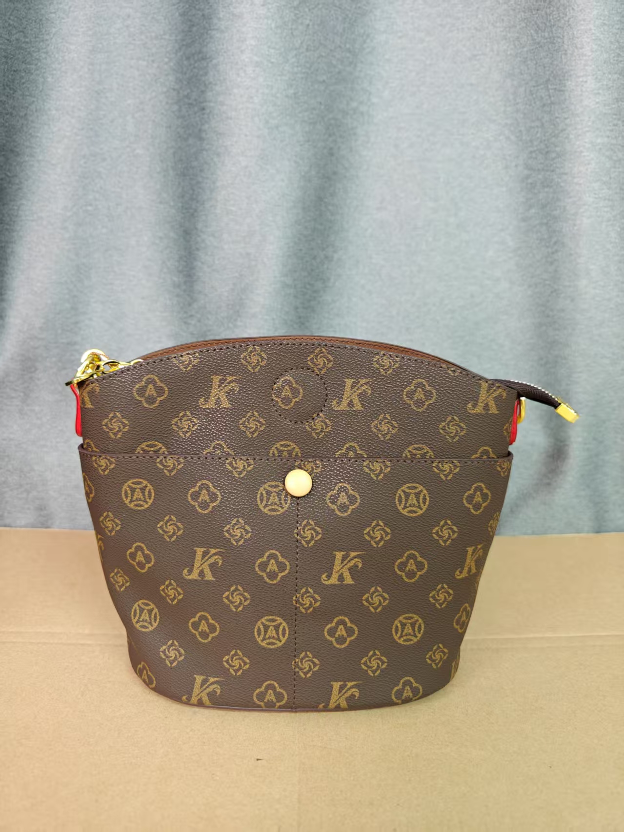 8193大  八个兜 精选店高端潮流时尚女包八个兜