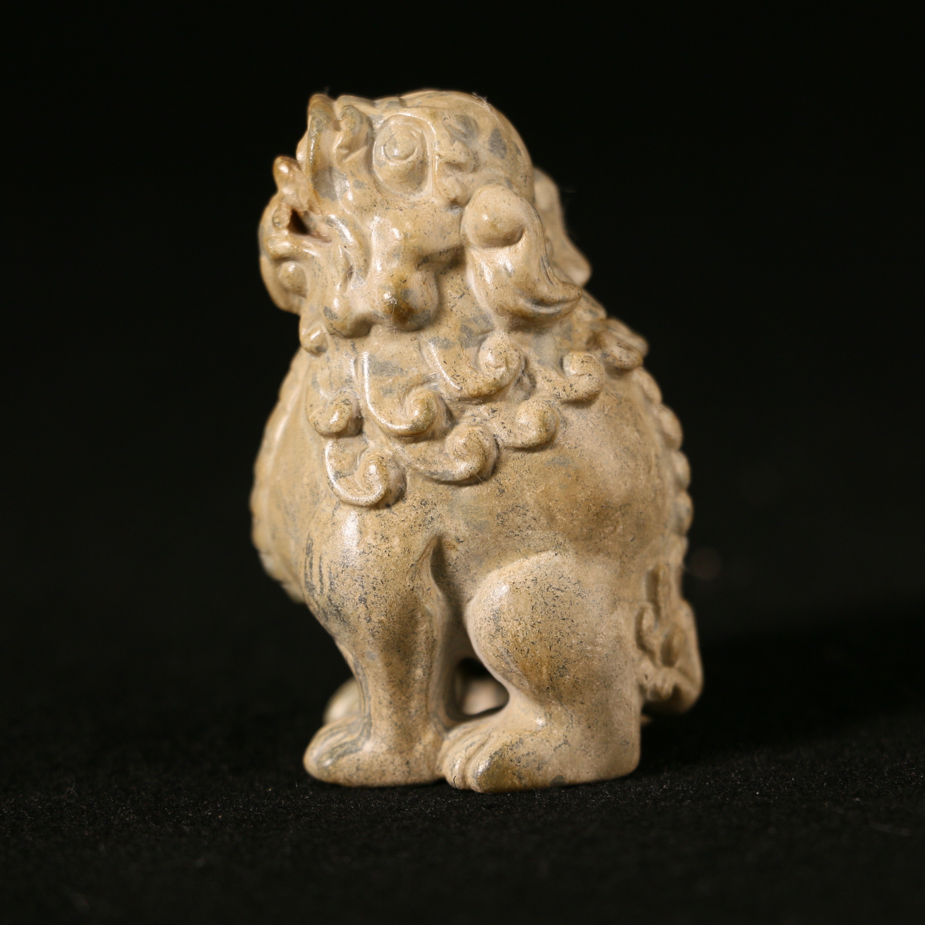 18A28  明  狮子摆件