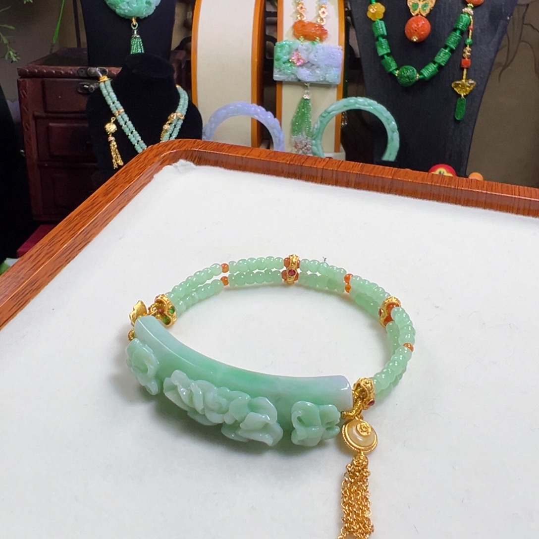 翡翠未镶嵌毛衣链手牌