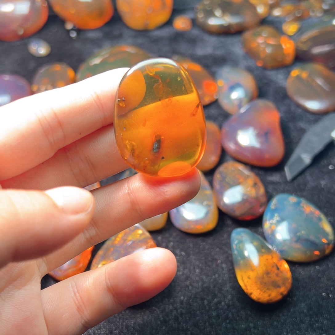 裸石琥珀未镶嵌吊坠