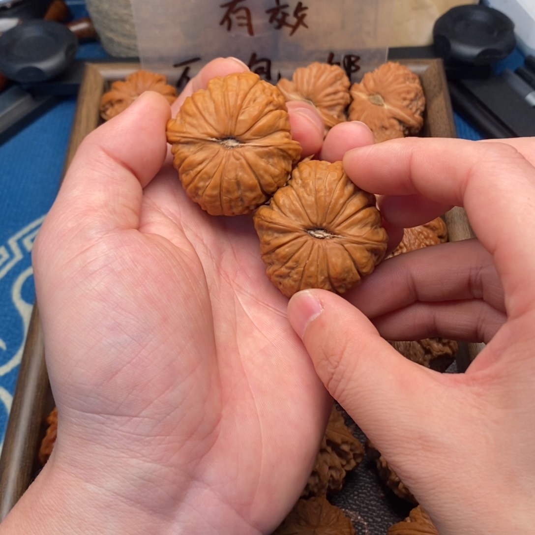 41尺南瓜墩文玩核桃