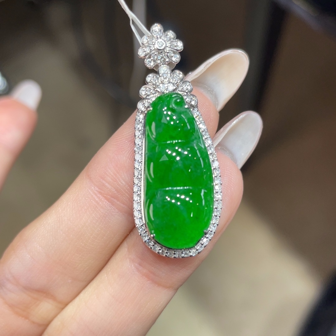 翡翠颈饰18K金镶嵌天然缅甸翡翠a货