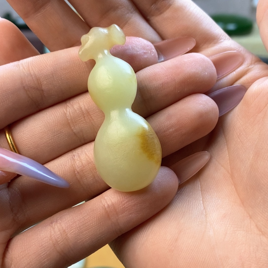 和田玉颈饰未镶嵌姚*摇定制