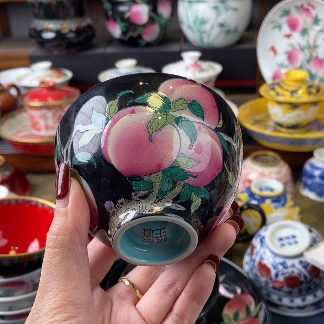 陶瓷艺术家的作品是一种