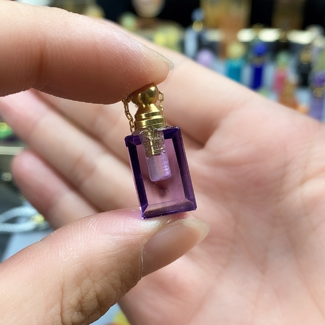 查罗石颈饰合金天然