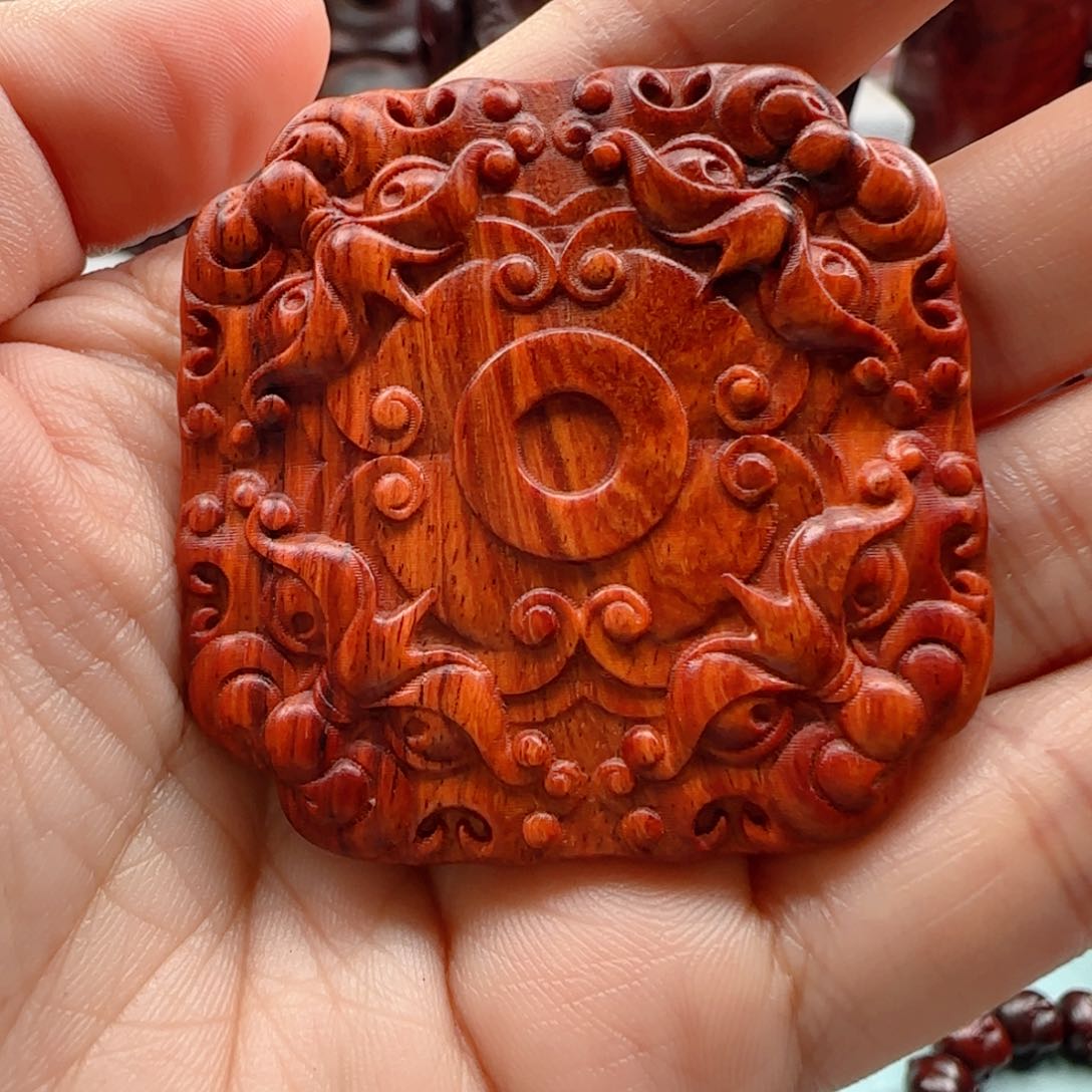 小叶紫檀把件笑*间龙鳞八方来财