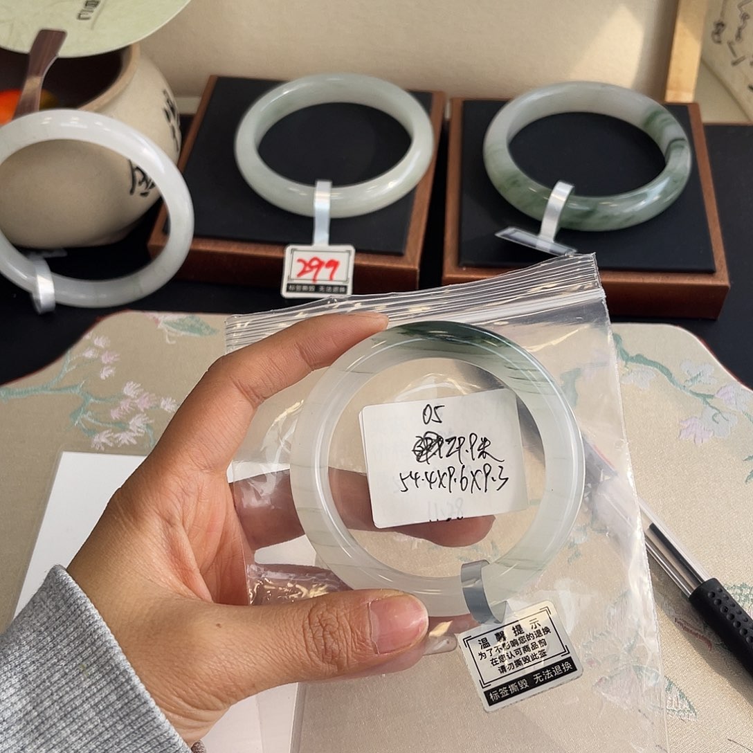 石英质玉未镶嵌手镯05