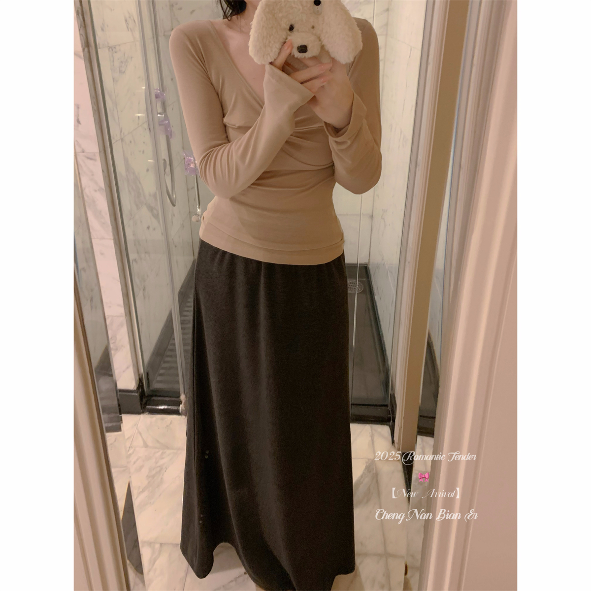 城南边儿 冬日美术馆 半身裙基础款糯米绒松紧腰直筒裙显瘦好搭配