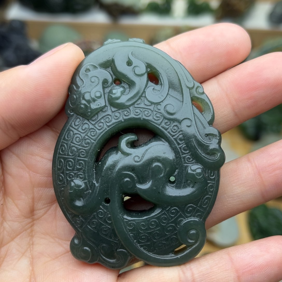 和田玉颈饰未镶嵌