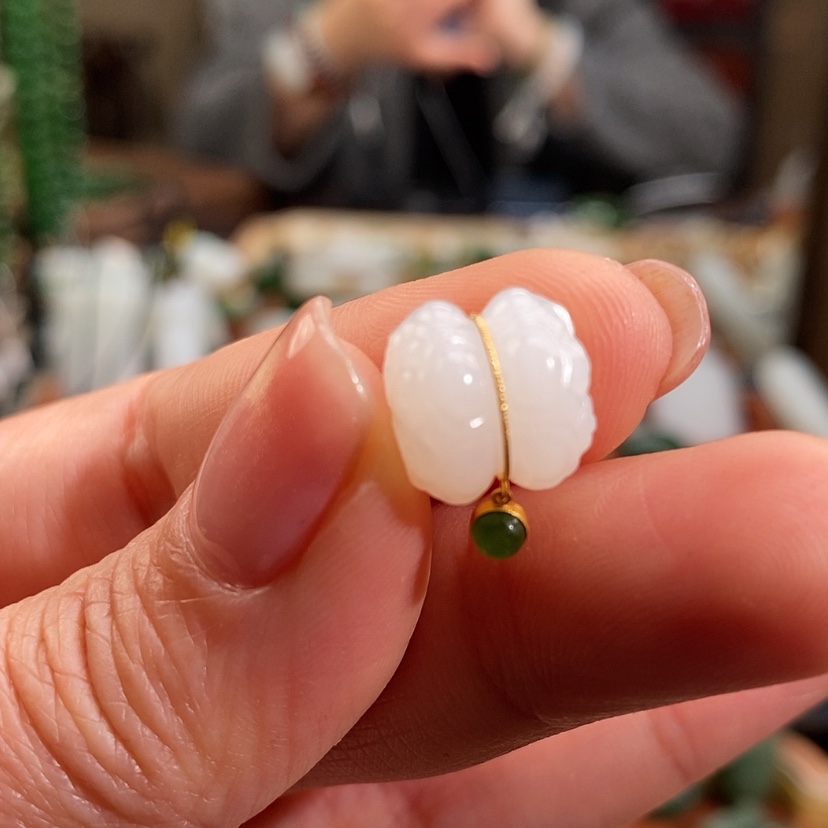 【闪购商品】颈饰18K金镶嵌和田玉
