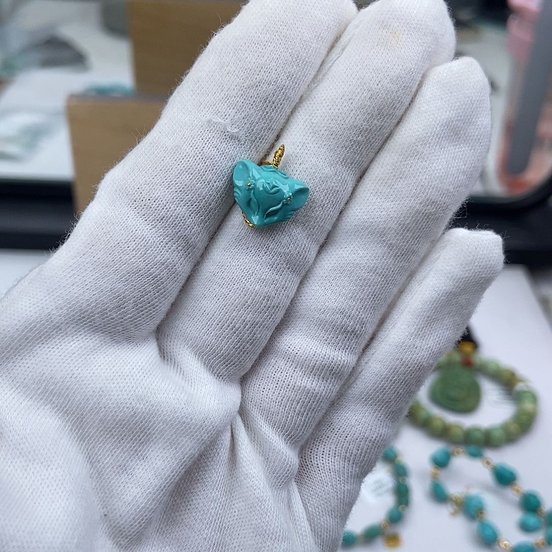 绿松石未镶嵌珠宝奇石