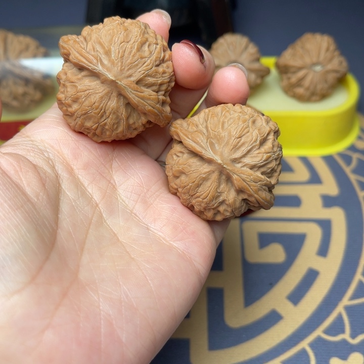 文玩核桃把件42全品宫灯