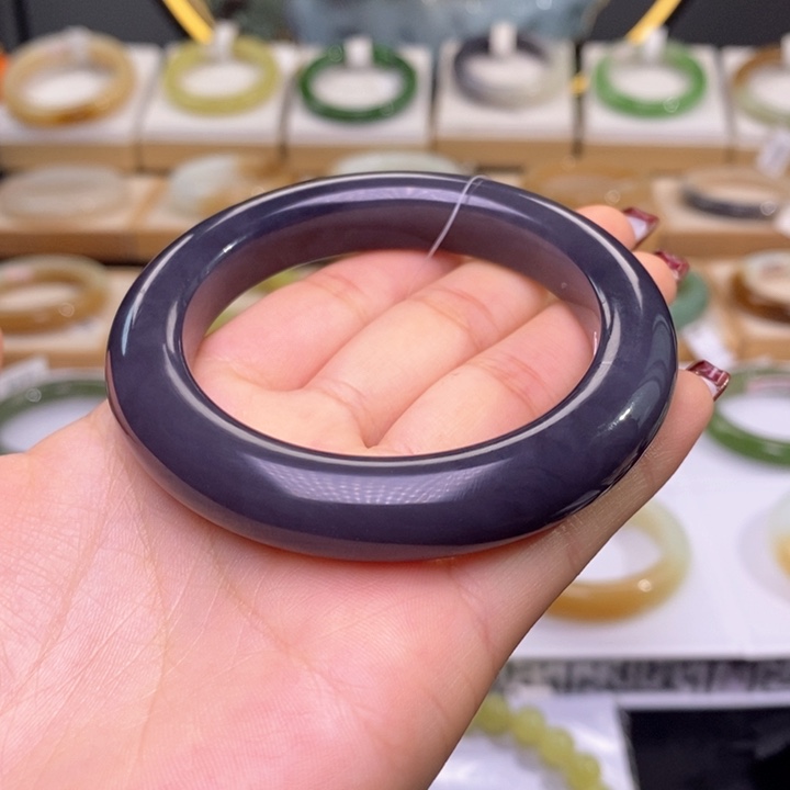 和田玉未镶嵌手镯54+