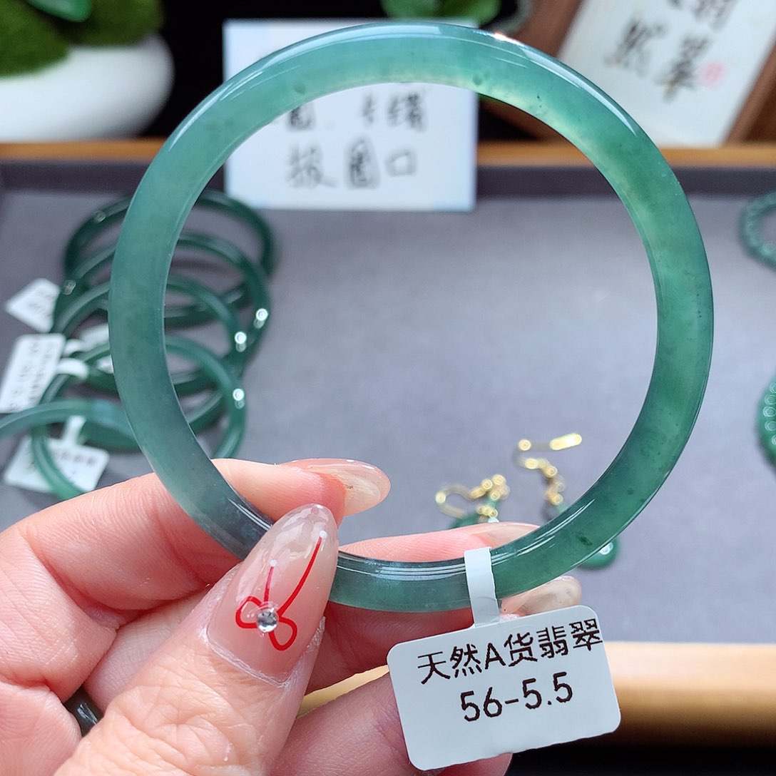 翡翠手镯（圆镯）未镶嵌