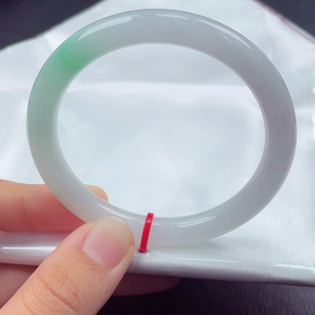 翡翠未镶嵌手镯（圆镯）5253圈