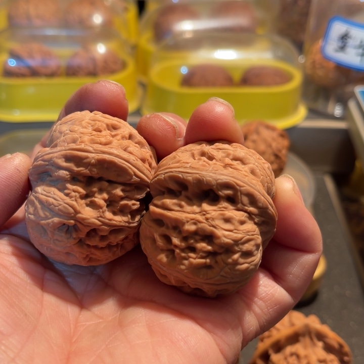 文玩核桃把件刘***号元宝全品44