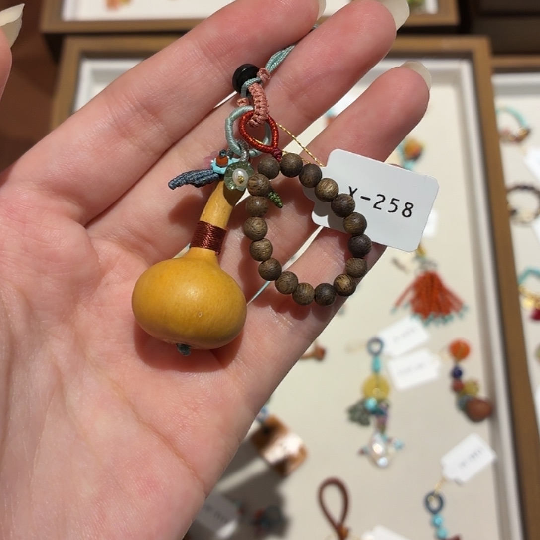 手工制作葫芦手机挂件