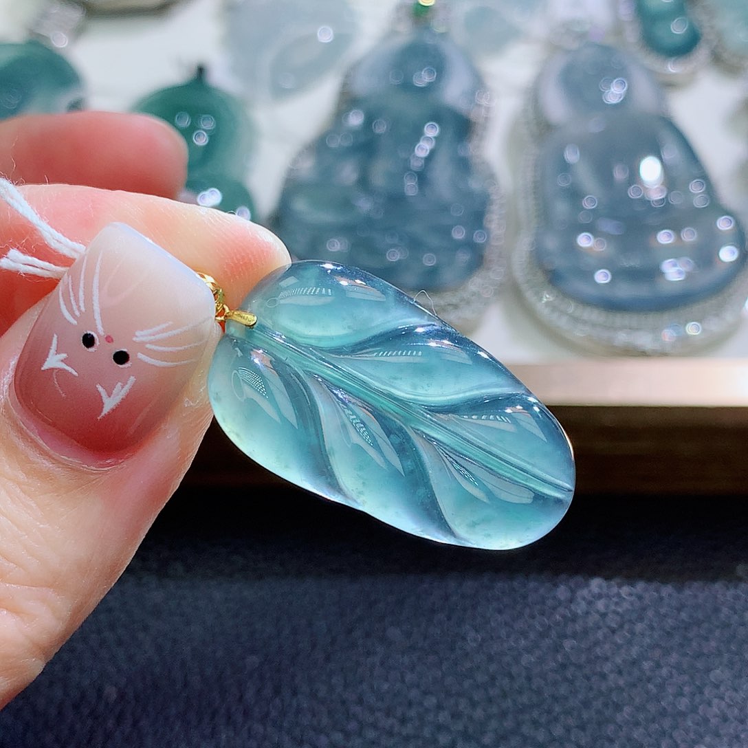 翡翠挂件18K金镶嵌翡翠