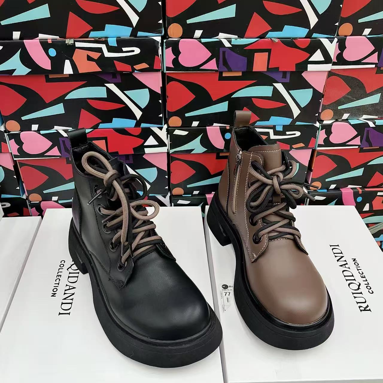 8-8088  新款时尚百搭英伦风圆头马丁靴