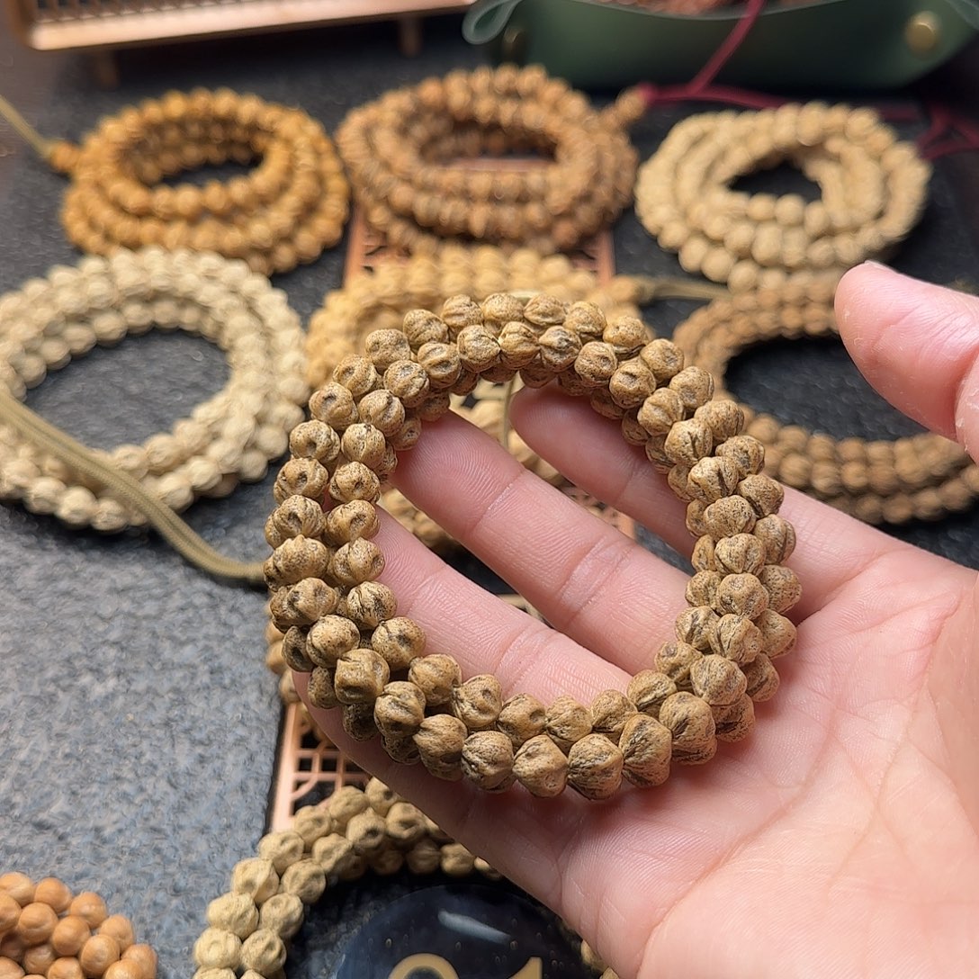 阳***光柏香籽/百香籽吊坠