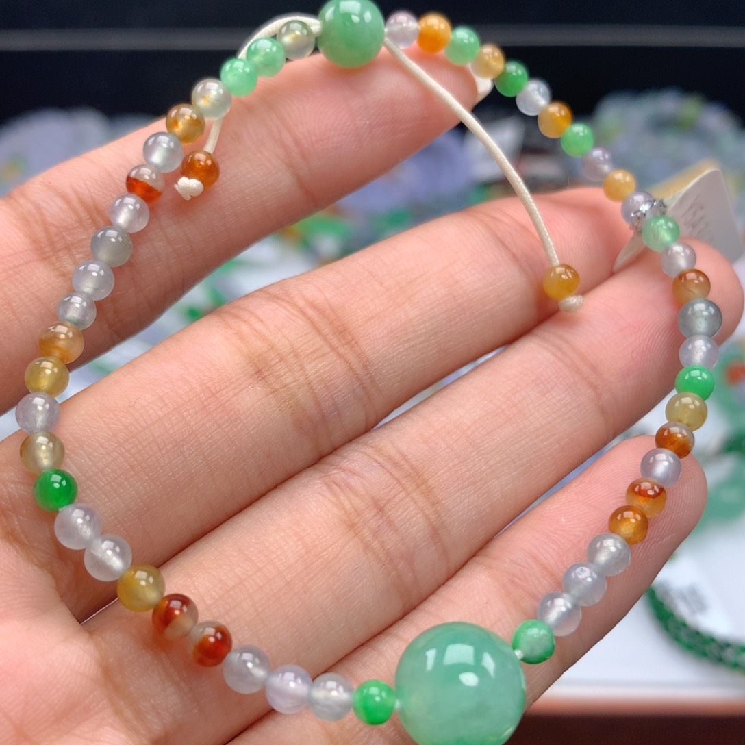 翡翠手链未镶嵌卡