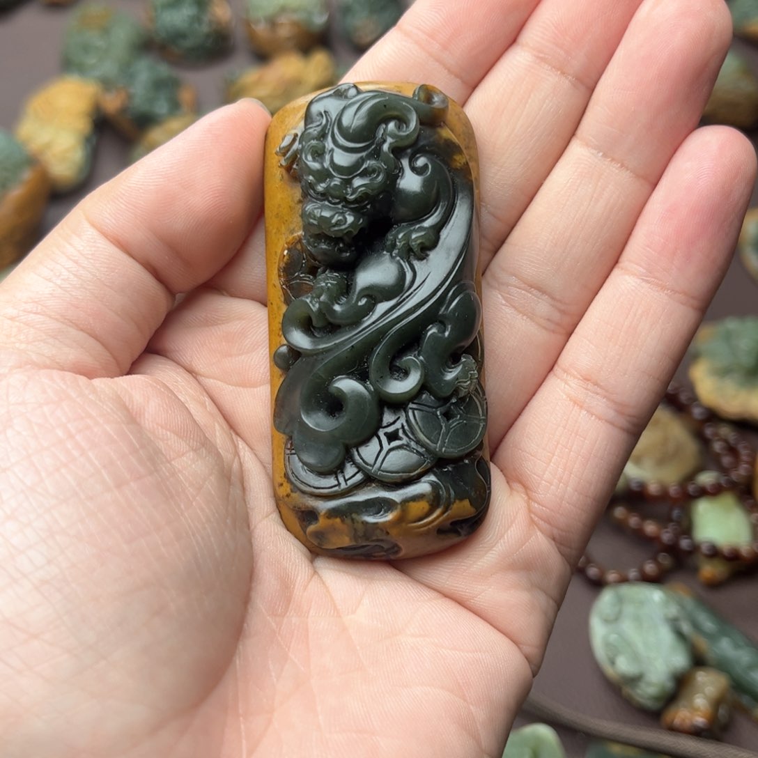 岫岩河磨玉（透闪石质玉）把件未镶嵌h*