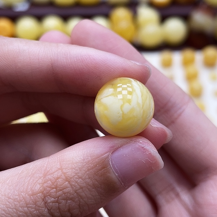 琥珀未镶嵌裸石14.2mm瑕