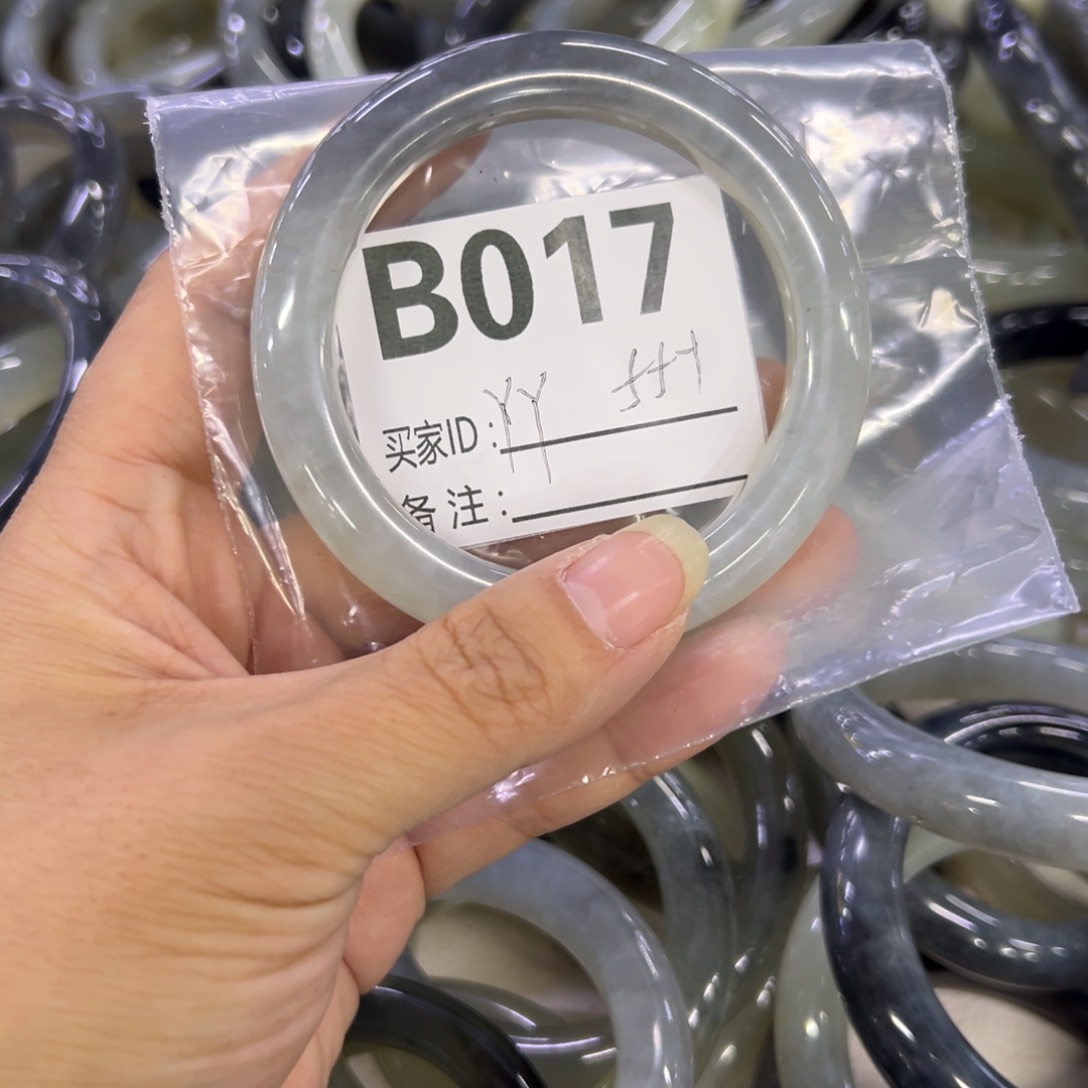 丫***丫蛇纹石玉未镶嵌手镯