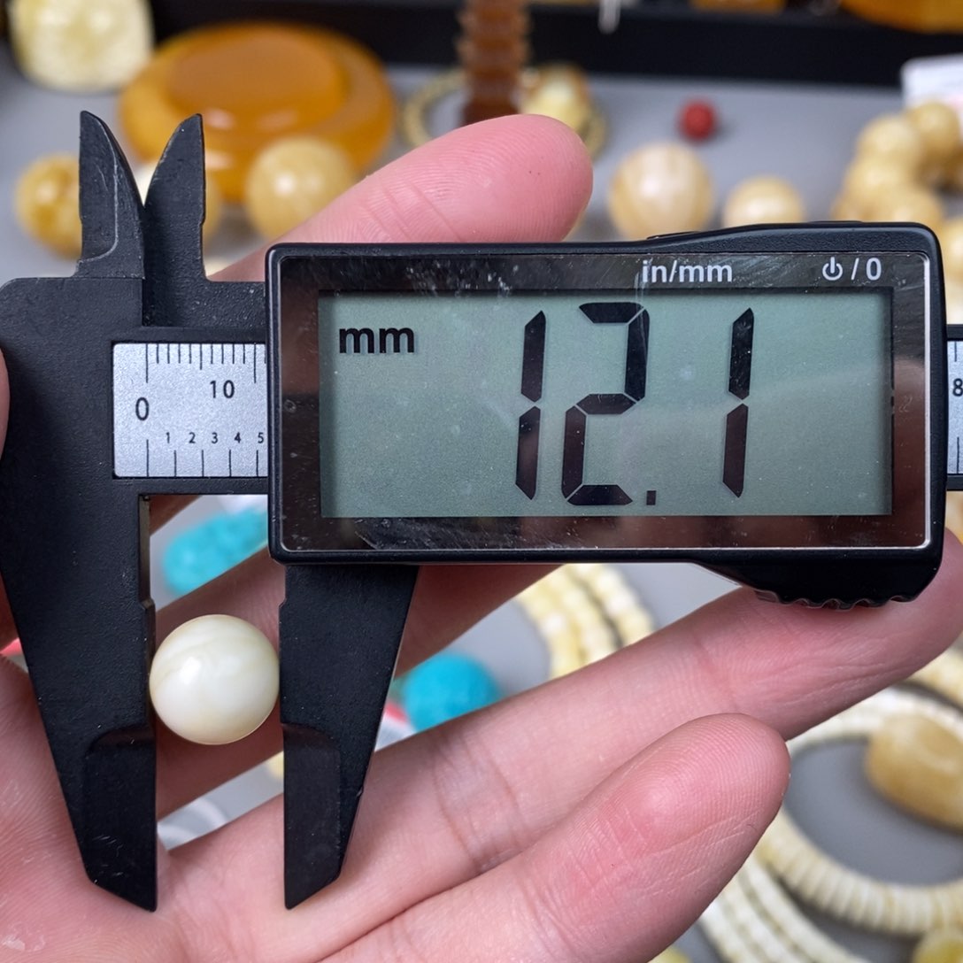 琥珀珠宝奇石未镶嵌皮色线